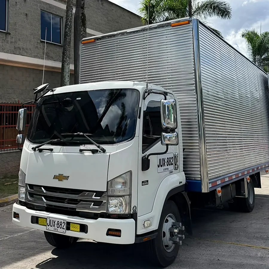 Camión propio de Consolidamos para mudanzas nacionales